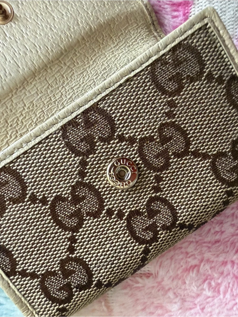 Authentic Gucci Monogram Key Holder